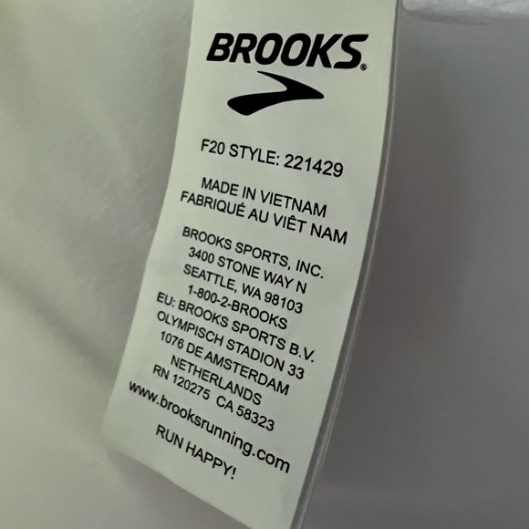 Brooks Women’s Run Visible Convertible jacket size M - Picture 3 of 4